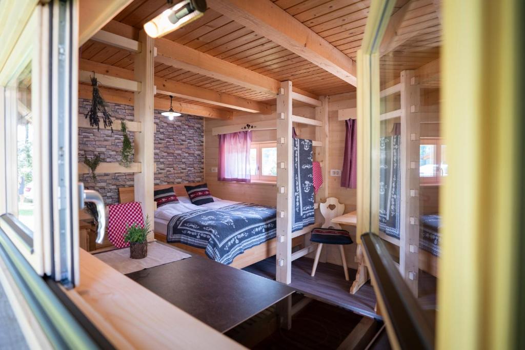 Camping Danica Cottage Stan客房内的一张或多张床位