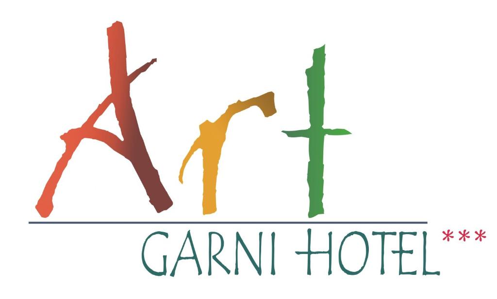 卡尼扎艺术贾尼酒店 的十字架营地酒店的标志
