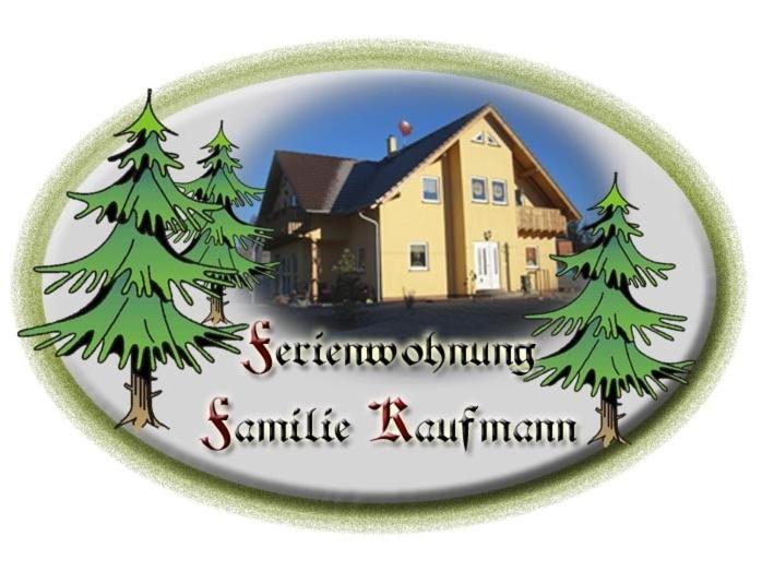 LangenbergFerienwohnung Familie Kaufmann的树屋的圣诞装饰