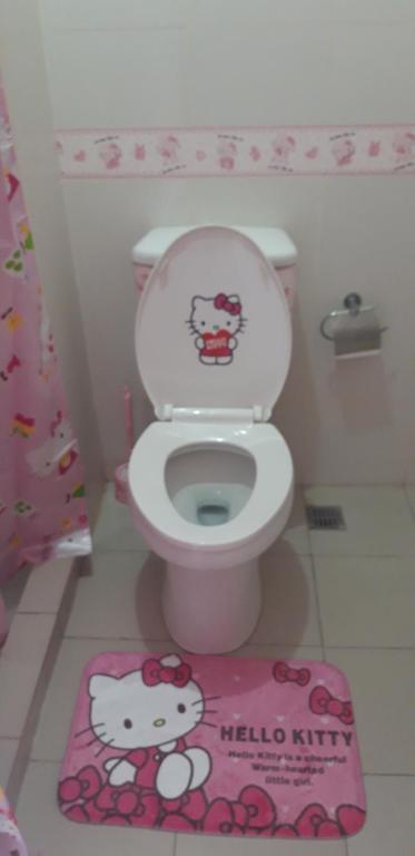Hello Kitty at Wind Residences Tagaytay的一间浴室