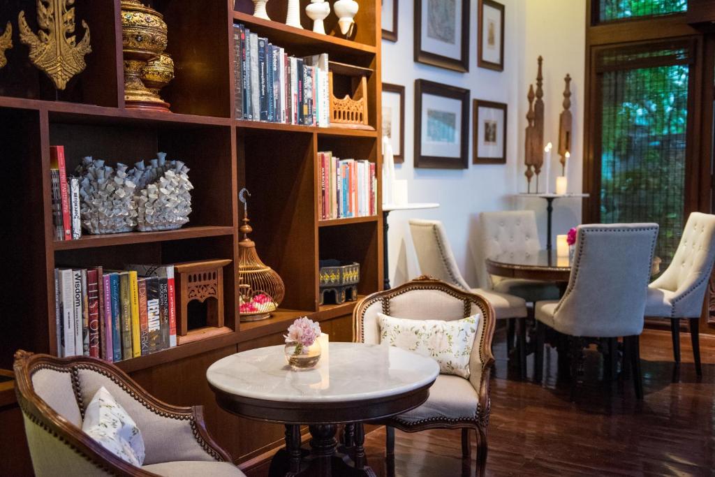 The Rose Residence, Bangkok的休息区