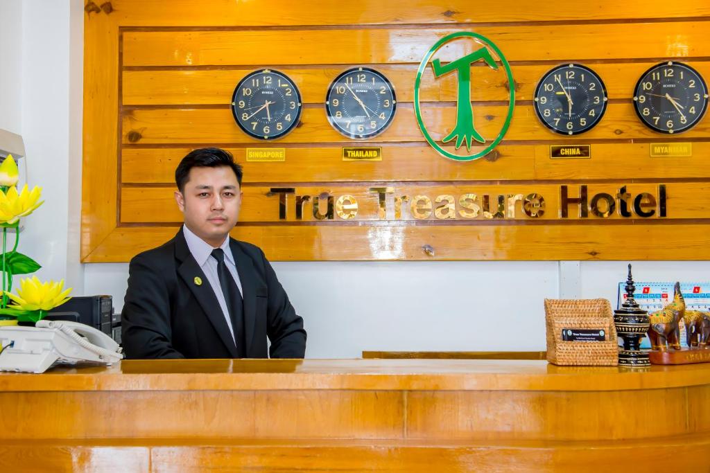 True Treasure Hotel大厅或接待区