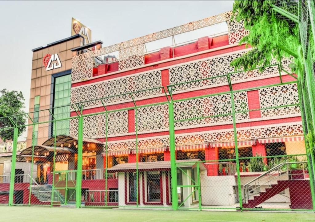 坎普尔Citi Club的红色建筑的外形