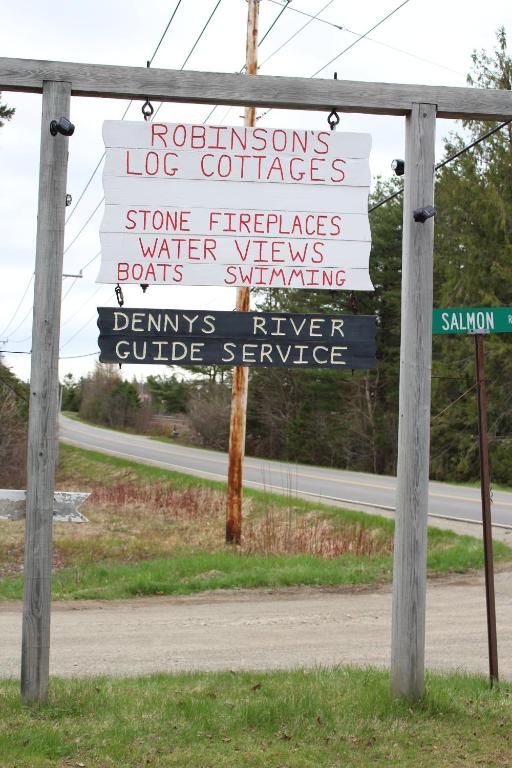 Township of Edmunds罗宾逊乡村民宿的路旁的标志