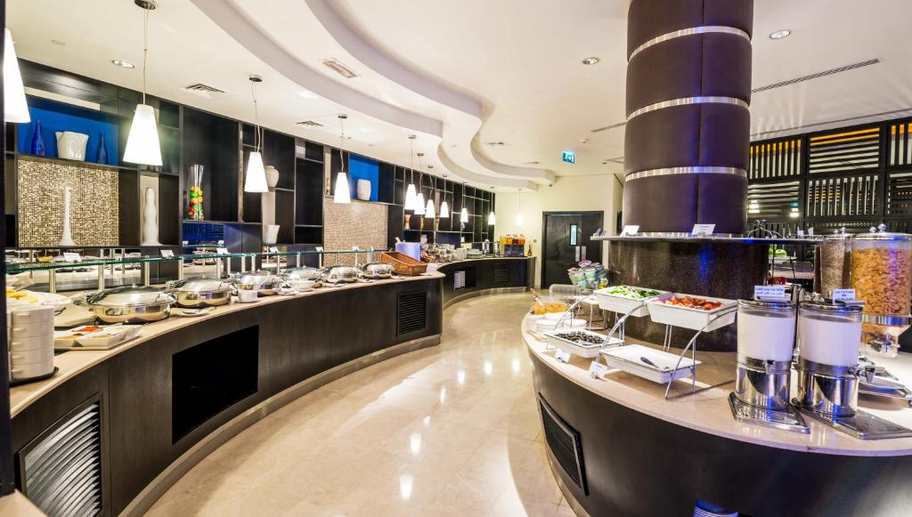 迪拜国际机场快捷假日酒店餐厅或其他用餐的地方