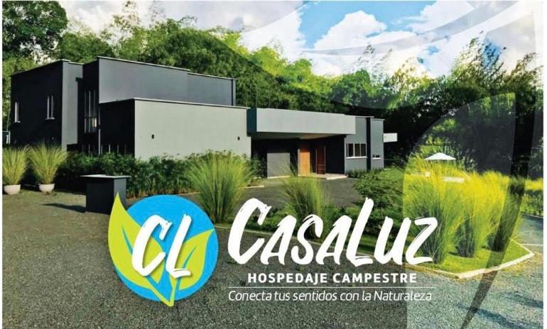 佩雷拉CASA LUZ Hospedaje, Pereira , Cerritos的房屋前的标志