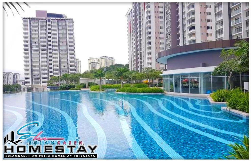 普特拉贾亚SulamKaseh Dwiputra Homestay Putrajaya With 4 Units AC, 3 Baths, WiFi & Pool View的相册照片