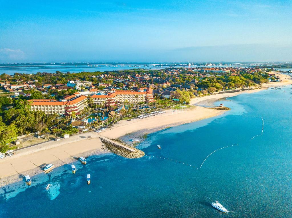 努沙杜瓦美乐滋海水浴海滨度假村巴厘岛全包酒店的享有海滩和海洋的空中景致