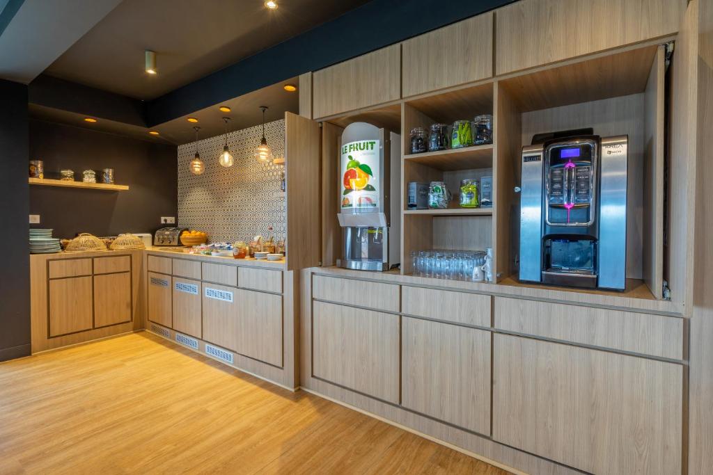 Logis Hôtels - Le Belvédère - Hôtel 2 étoiles et Restaurant平面图