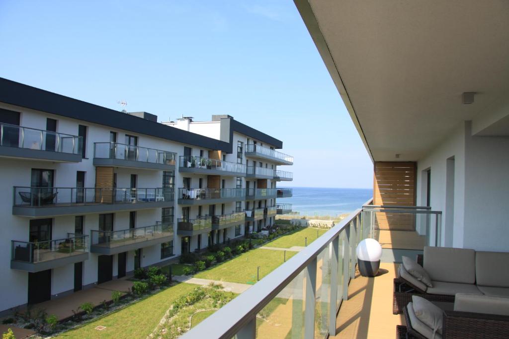 济夫努夫Apartament 36 Gardenia Seaside - Aprent的海景公寓阳台