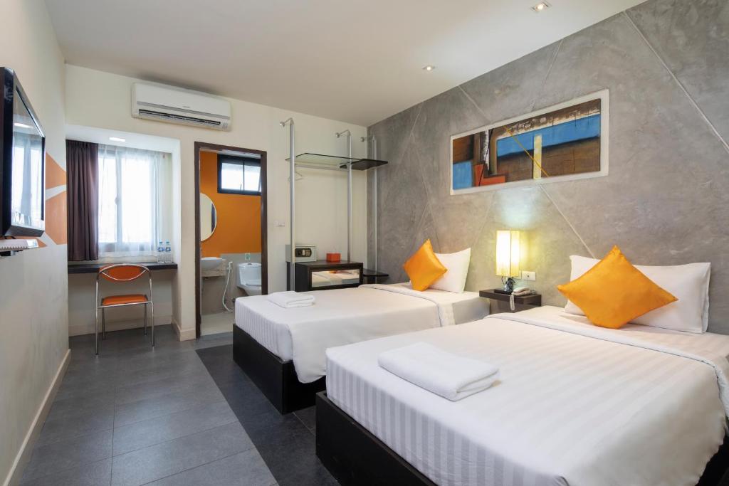 亚兰@边境酒店阿兰亚普拉特的酒店客房带两张床和一间浴室