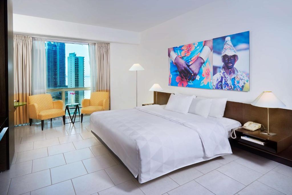 Decapolis Hotel Panama City客房内的一张或多张床位
