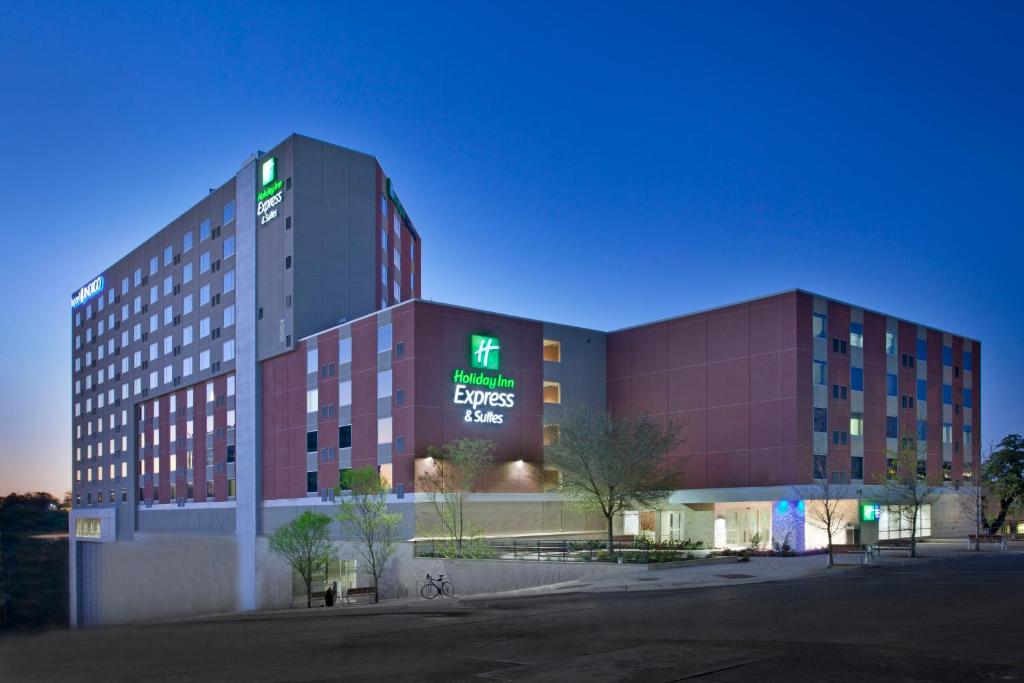 奥斯汀Holiday Inn Express Hotel & Suites Austin Downtown - University, an IHG Hotel的相册照片