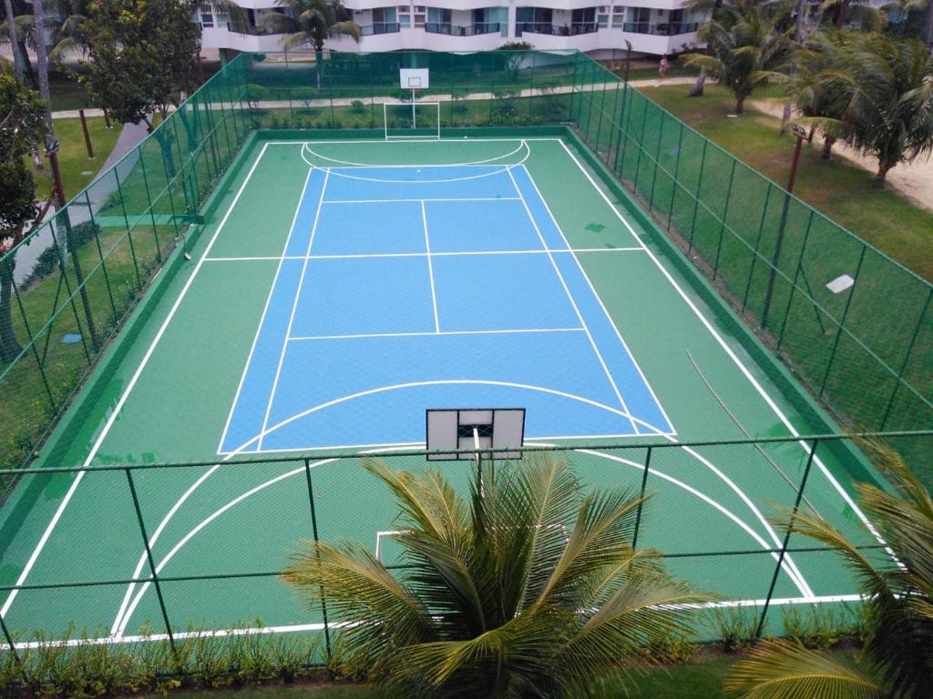 嘎林海斯港Ancorar Porto de Galinhas Flats的网球场的顶部景观