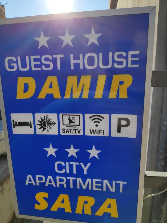 马卡尔斯卡Guest House Damir的阅读了公寓的标志