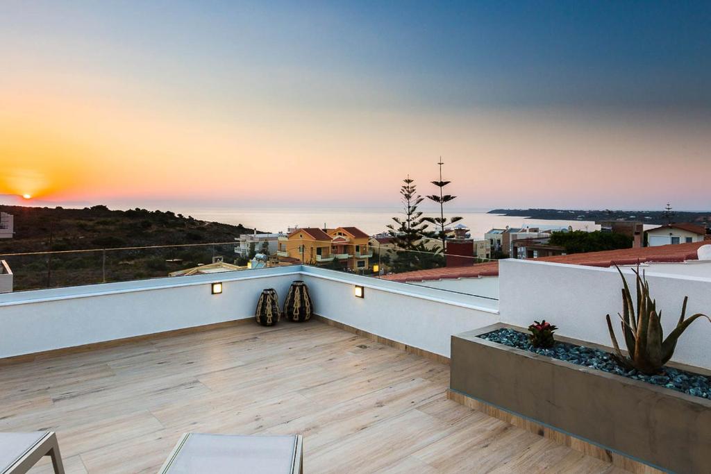 卡拉塔斯Villa Amelia的海景阳台。