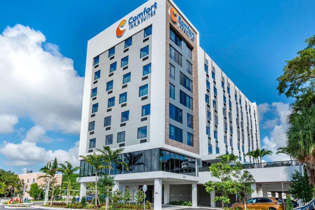 迈阿密Comfort Inn & Suites Miami International Airport的科学酒店 ⁇ 染
