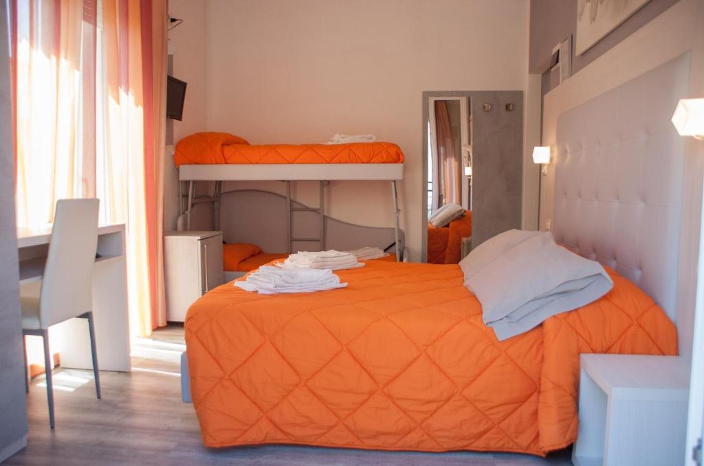 米拉齐奥艾尔博格别墅酒店客房内的一张或多张双层床