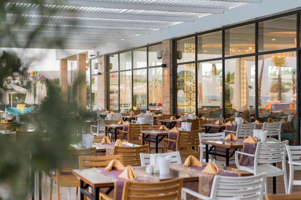 Mary Hotels Alanya餐厅或其他用餐的地方