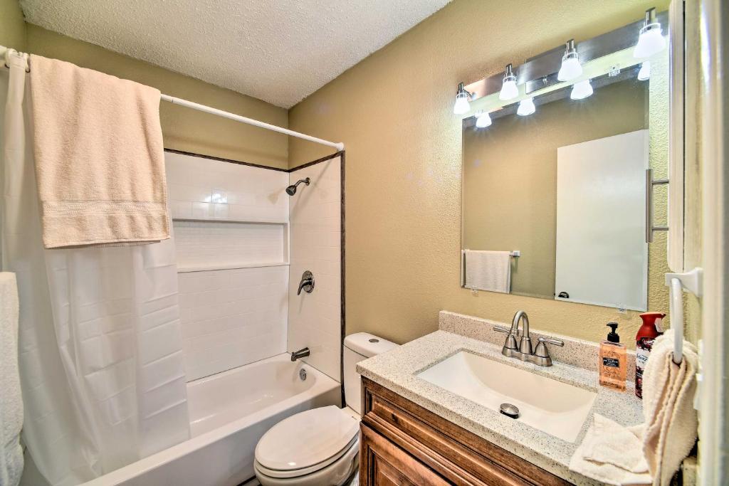 spacious san antonio getaway shop, dine, explore!