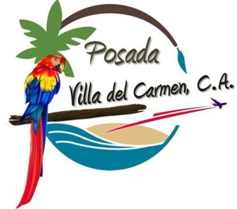 Catia La MarPosada Villa del Carmen的水边树枝上五颜六色的鸟