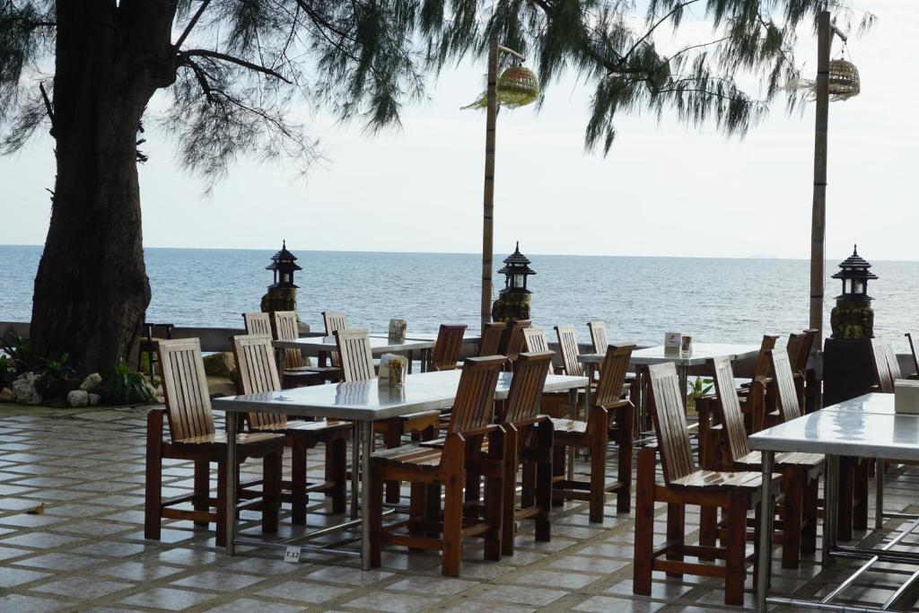 安达曼海滩度假酒店餐厅或其他用餐的地方