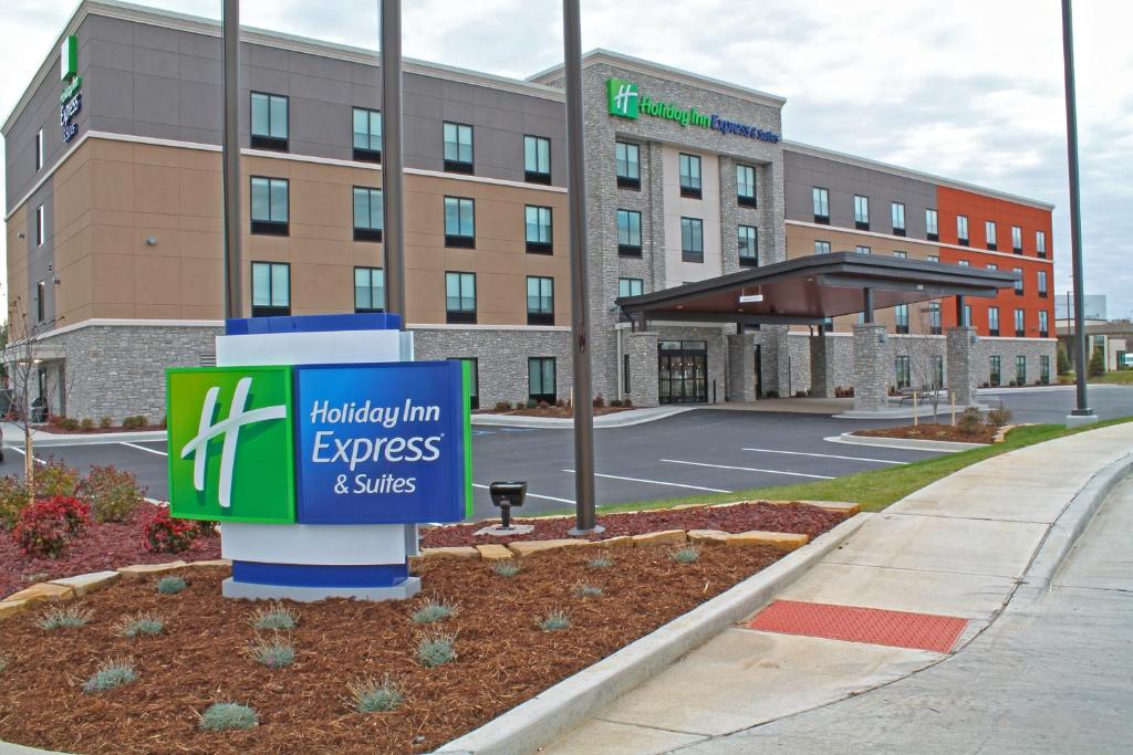 MatteseHoliday Inn Express & Suites - St. Louis South - I-55, an IHG Hotel的度假快捷套房标志