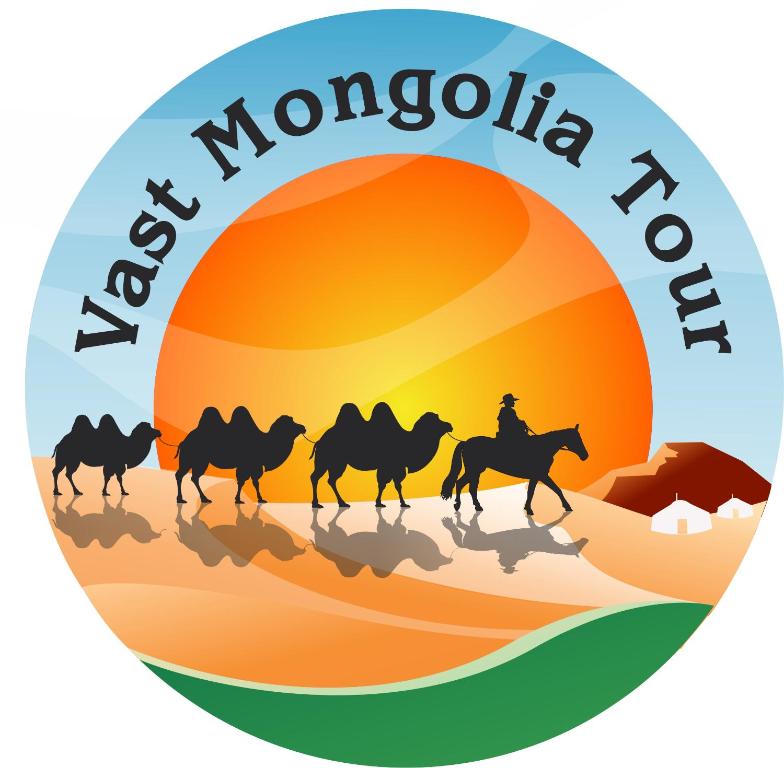 乌兰巴托Vast Mongolia Tour & Hostel的一张沙漠中骆驼大篷车的照片,上面写着沙漠摩洛哥语