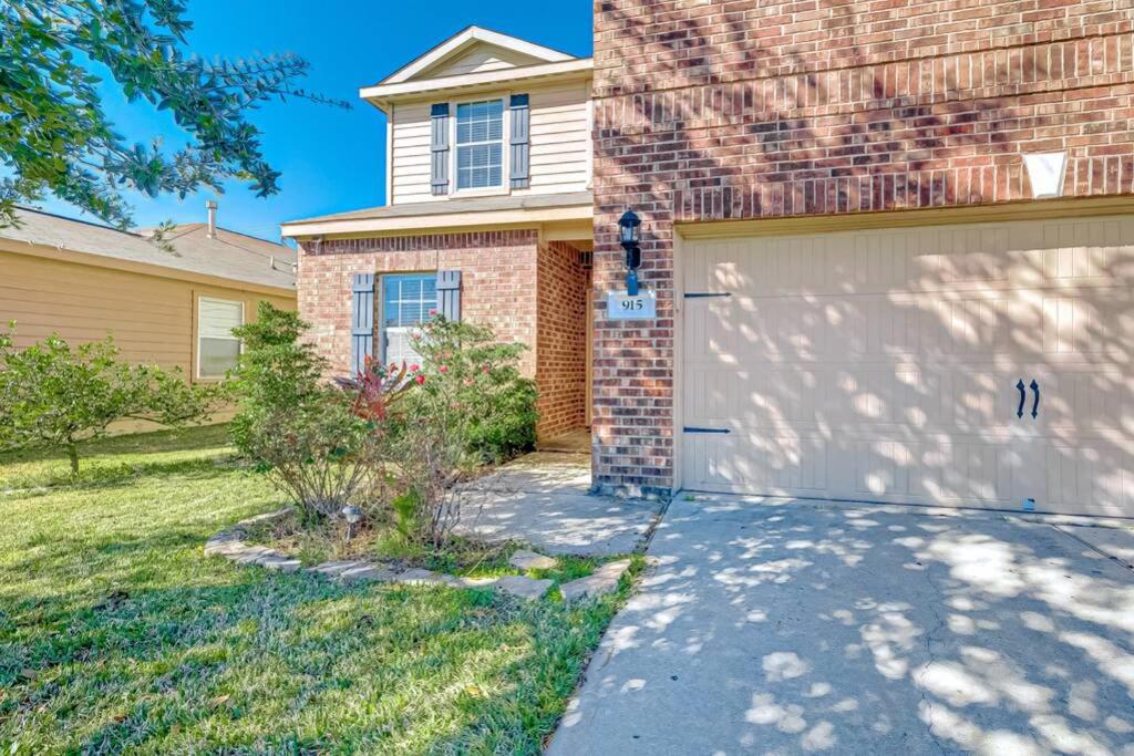 adorable home in channelview, baytown - e houston