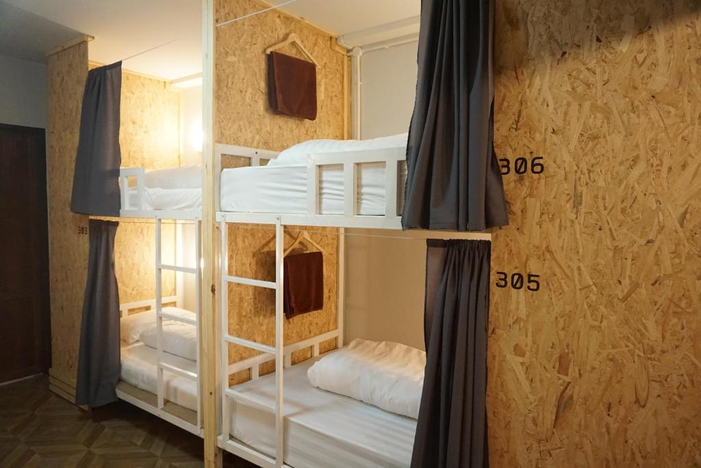 Khoksametchun Hostel客房内的一张或多张床位