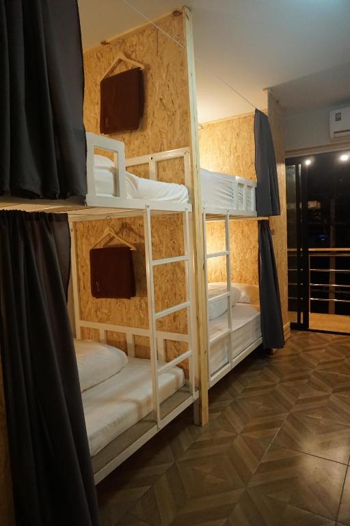 Khoksametchun Hostel客房内的一张或多张床位