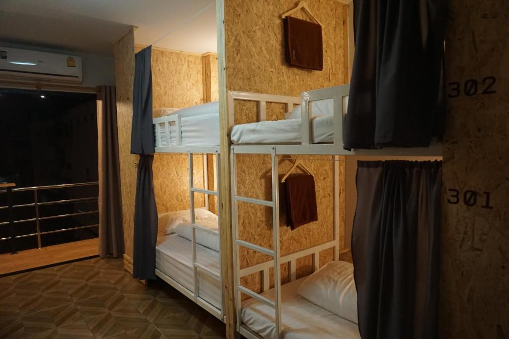 Khoksametchun Hostel客房内的一张或多张床位