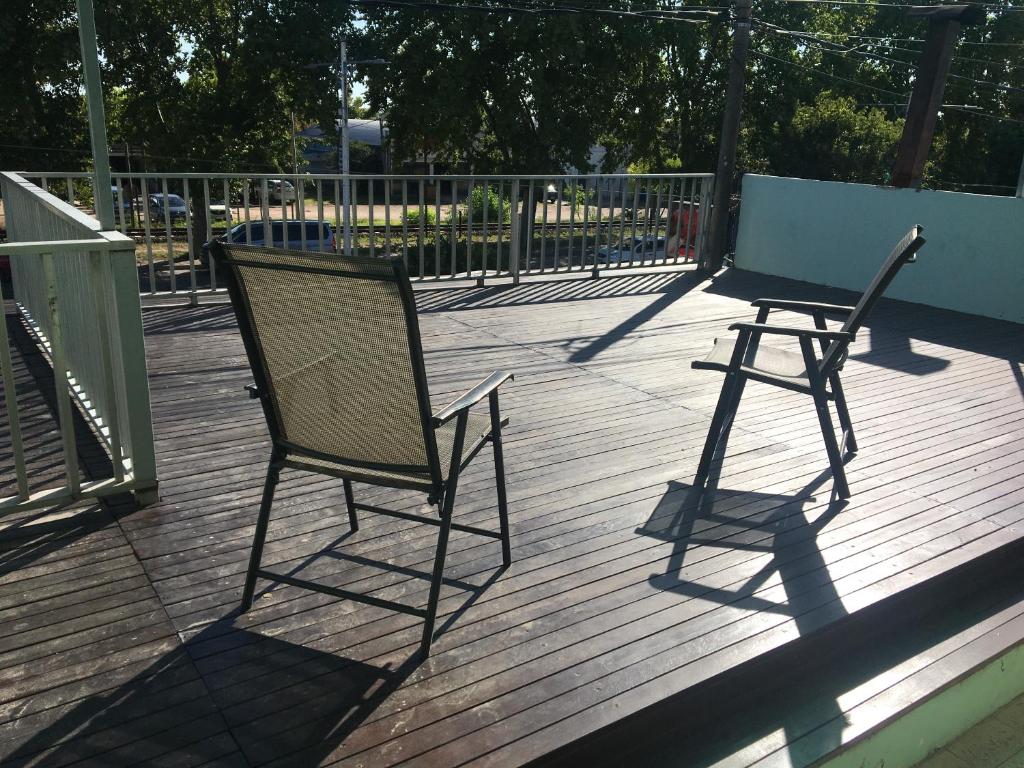 派桑杜Relax IV的木甲板上两把椅子