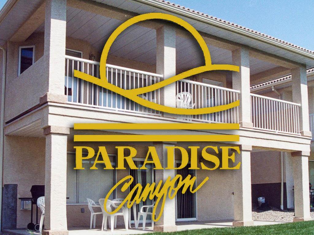 莱斯布里奇Paradise Canyon Golf Resort, Signature Condo 380的公寓大楼,有可比性共济标志