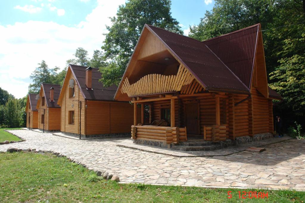 LisarnyaBilochka的大型小木屋,设有 ⁇ 顶