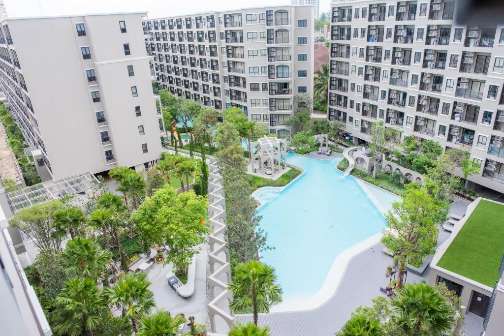 华欣Lacasita484 In Huahin的公寓大楼享有泳池的空中景致