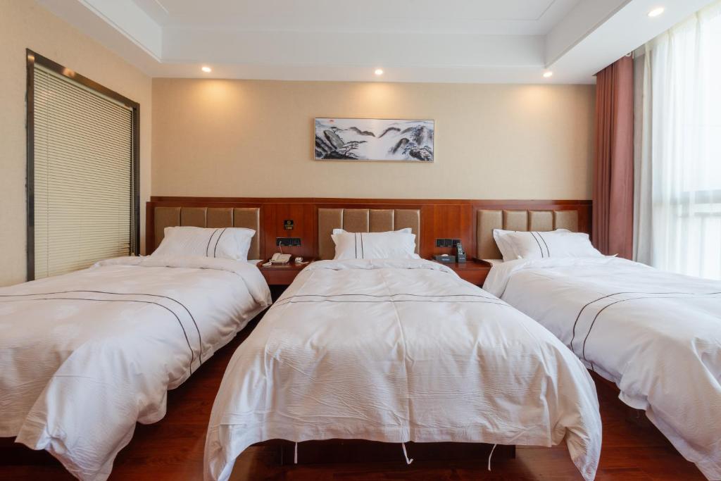 柏纳酒店(宜春万达高铁站店)