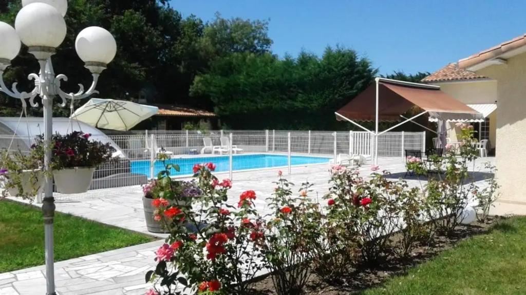 贝加当Maison de 3 chambres avec piscine partagee jardin amenage et wifi a Begadan的相册照片