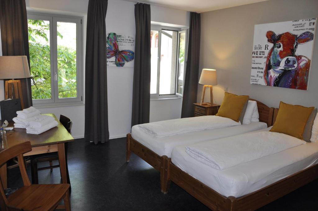Hotel zum Hirschen客房内的一张或多张床位