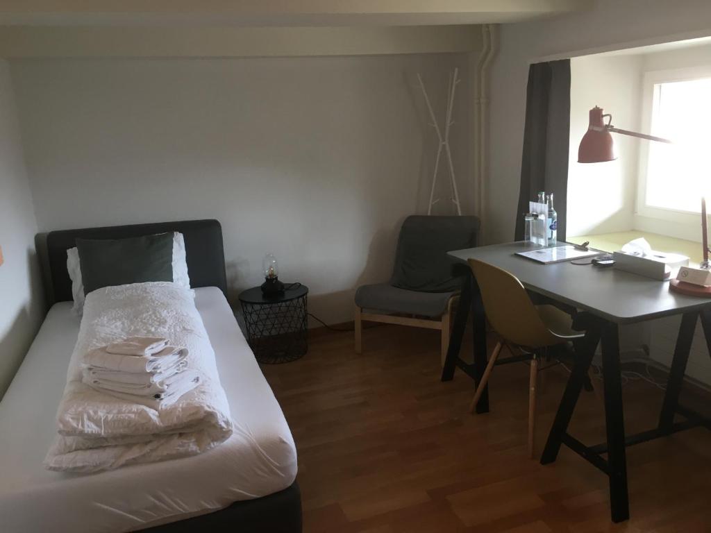 Hotel zum Hirschen客房内的一张或多张床位