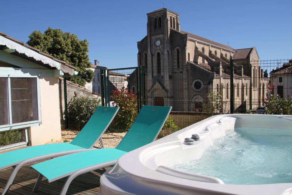 TonneinsLa Maison DUFFOUR chambres d'hôtes avec Petit Déjeuner的相册照片