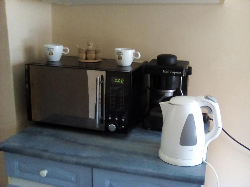 Csilla Apartman的咖啡和沏茶工具