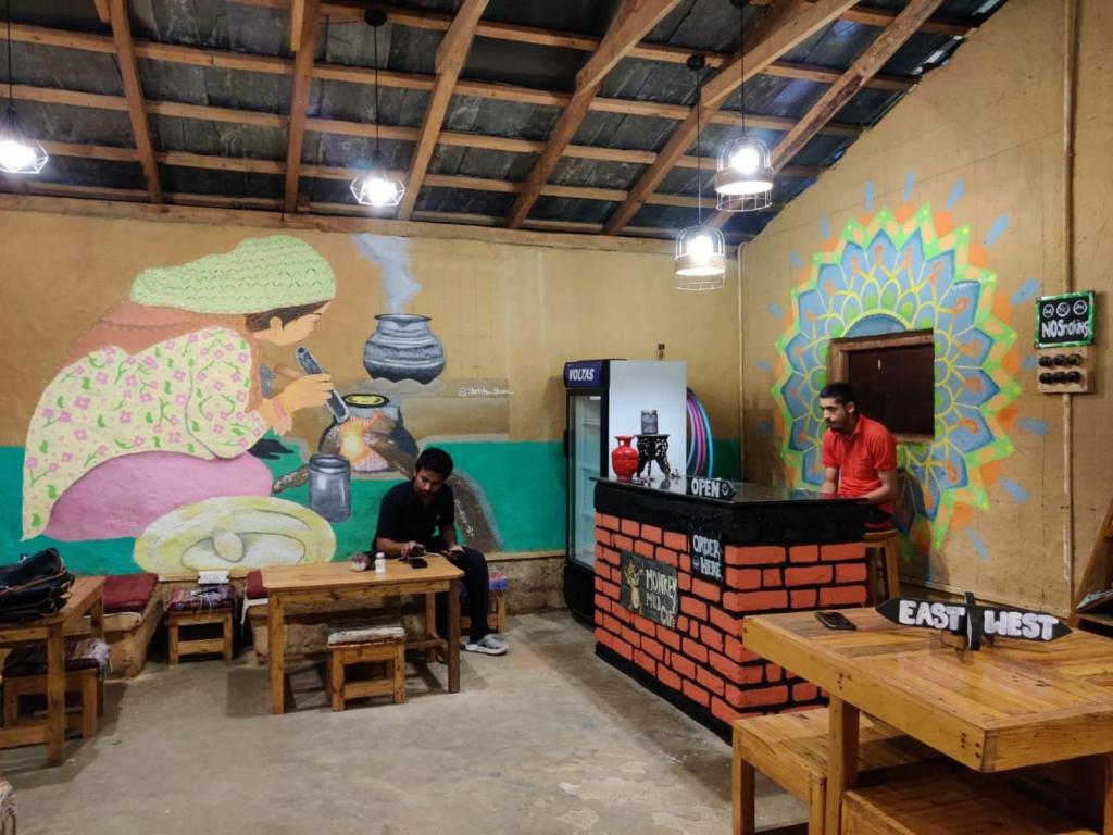 比尔瓦Monkey Mud House and Camps, Bir的相册照片