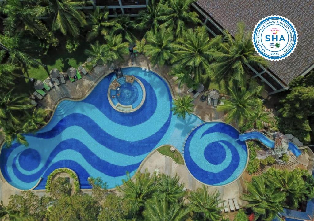 南芭堤雅Siam Bayshore Resort Pattaya的主题公园的波浪池画