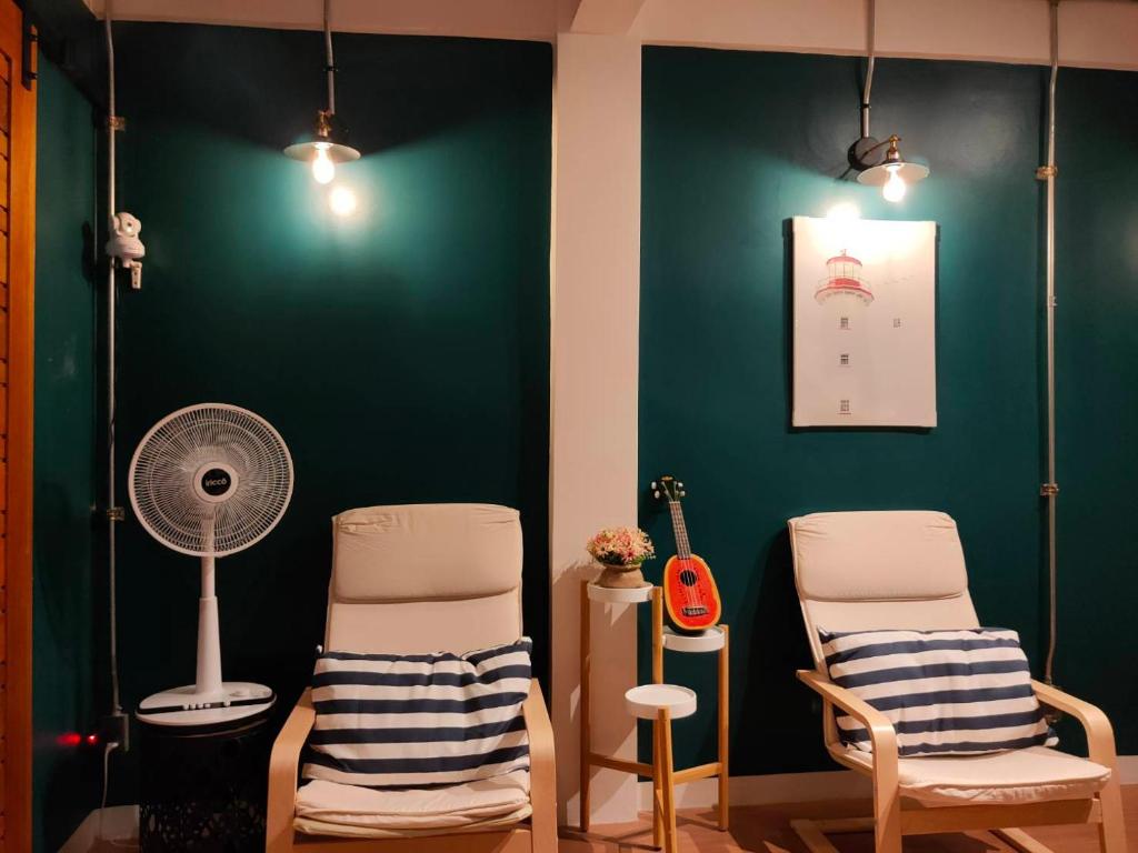 Station8 Hostel的休息区