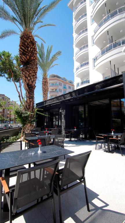 Ramira Joy Hotel餐厅或其他用餐的地方