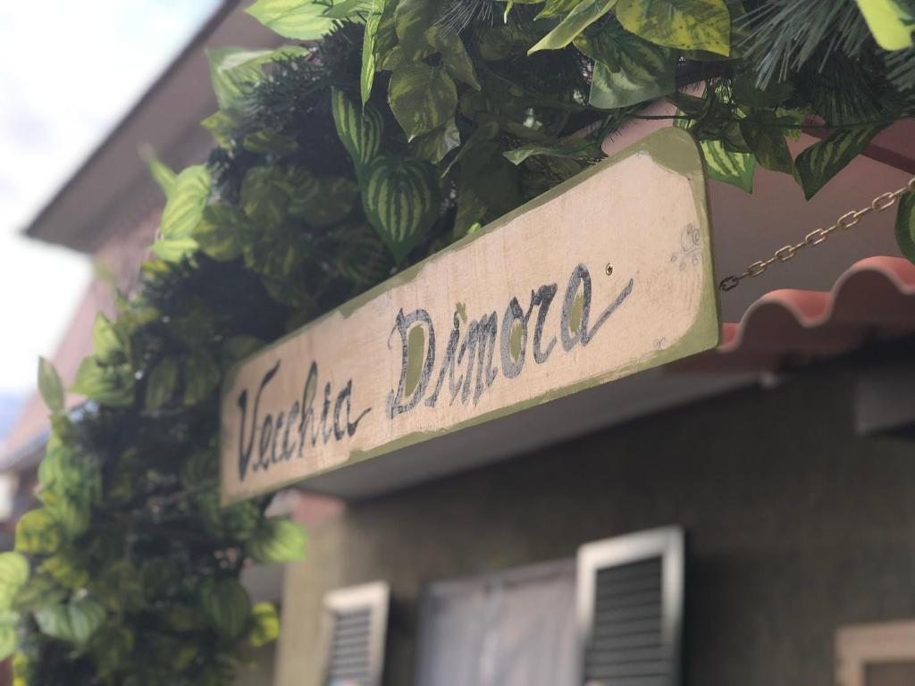 马里诺Vecchia Dimora的建筑上读桑树烟的标志