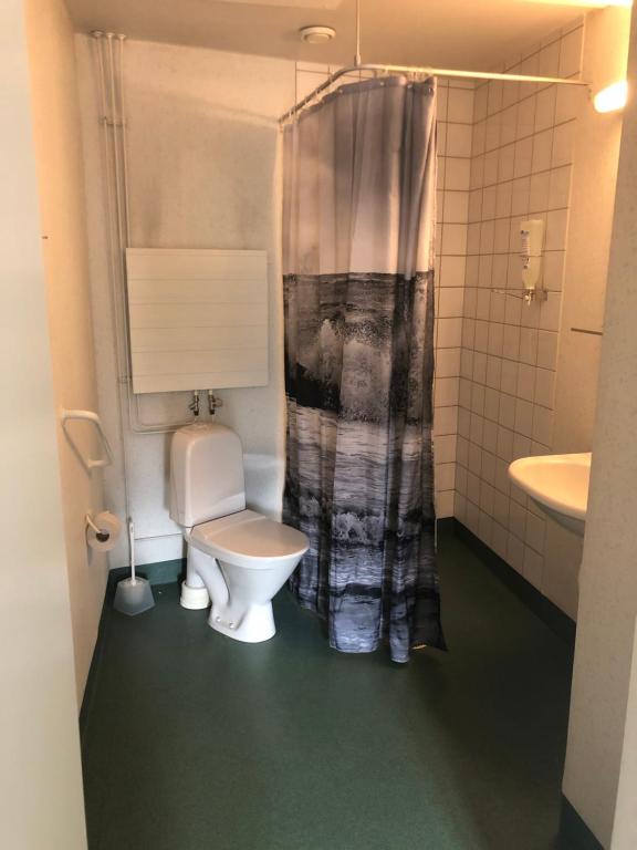 Hostel400Kokkola的一间浴室