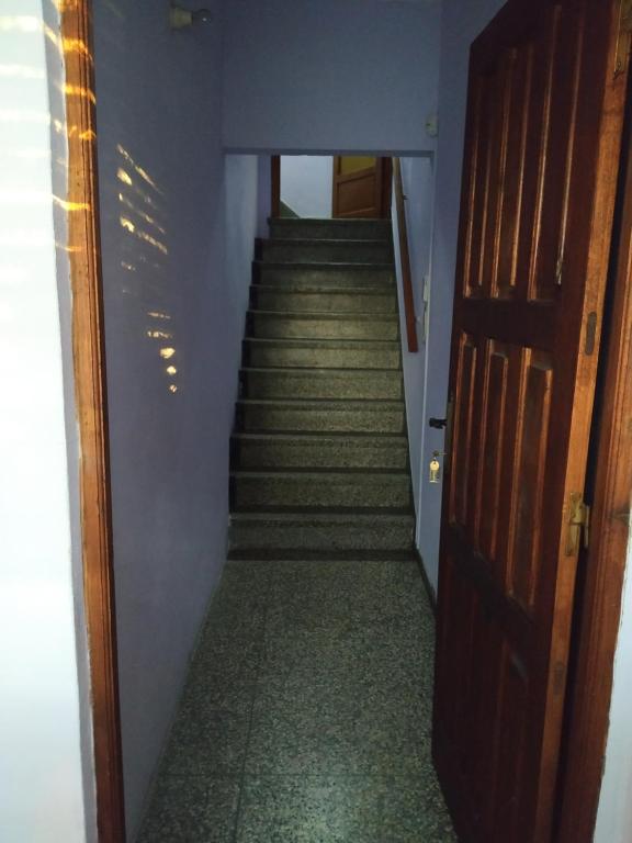 米纳斯DOÑA OLGA的通往楼梯的楼梯