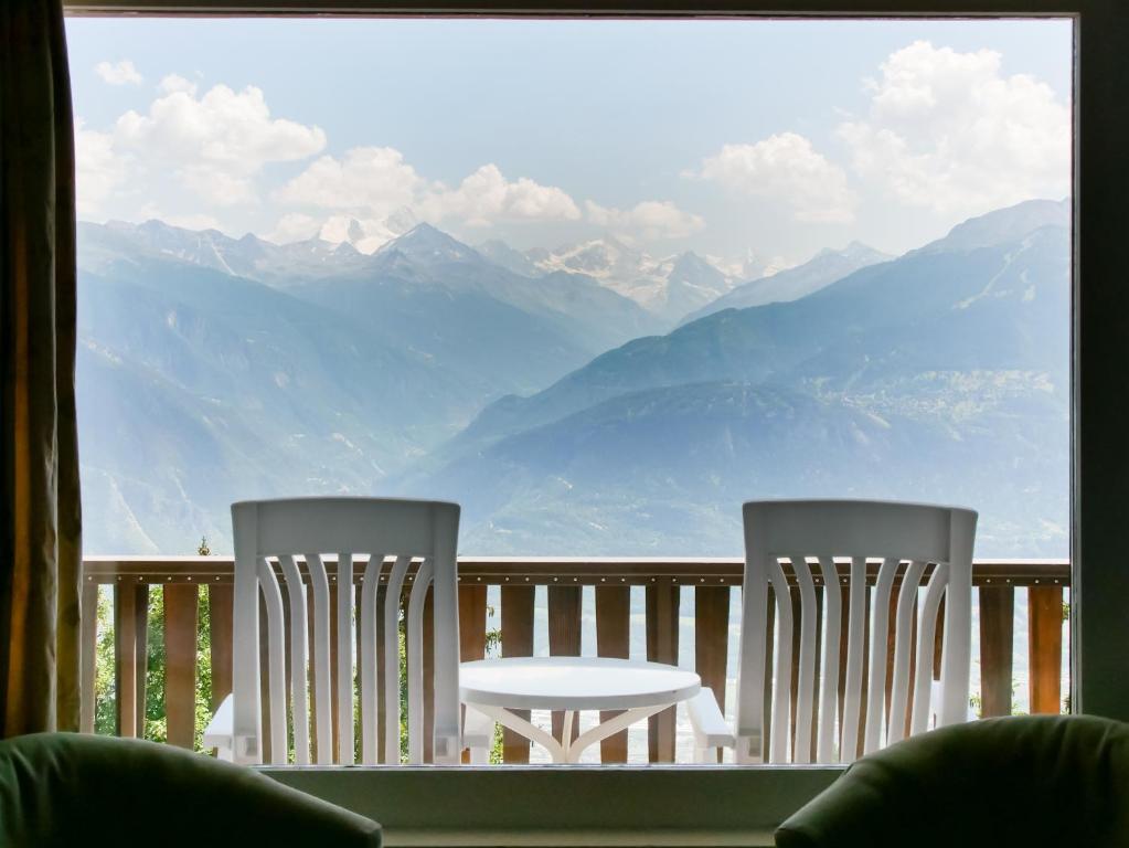 克莱恩 蒙塔纳Hotel-Restaurant Le Mont Paisible, Crans-Montana的相册照片